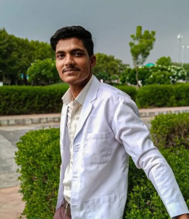 Portrait of Dr. Monu Yadav
